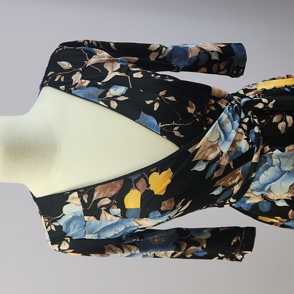 UNIQUE VINTAGE floral wrap dress - Picture 3 of 13